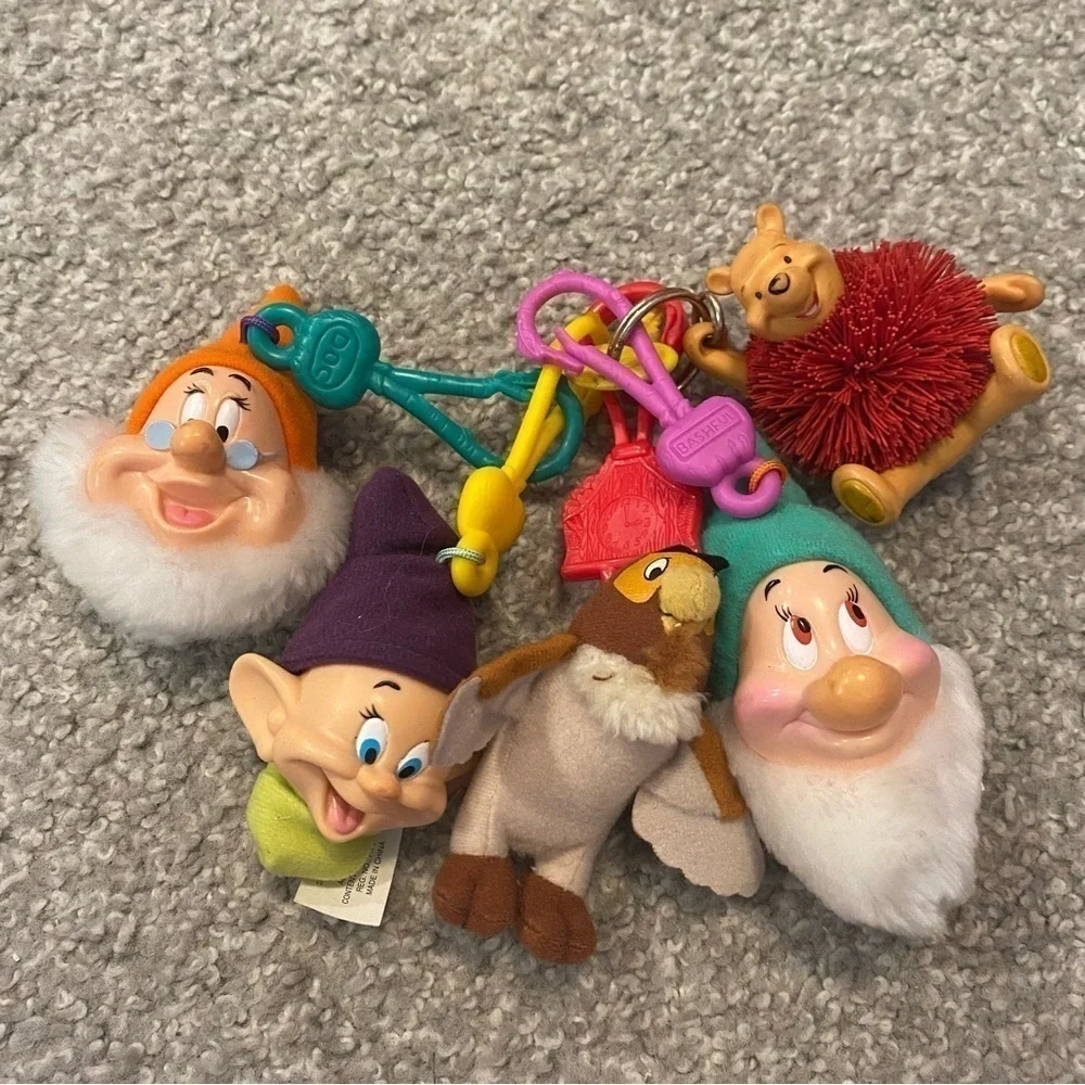 Vintage Snow White Seven Dwarfs Winnie the Pooh Owl 90s Keychain Bundle Lot